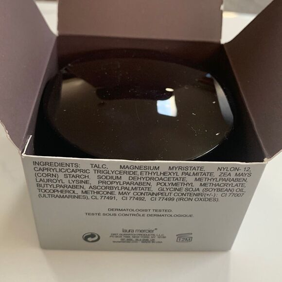 Laura mercier TRANSLUCENT
LOOSE SETTING POWDER
1 OZ. SEALED *FULL SIZE* - Picture 8 of 11